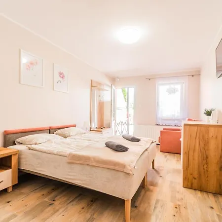 ホームステイ Goscinne U Eli シュトゥトボ