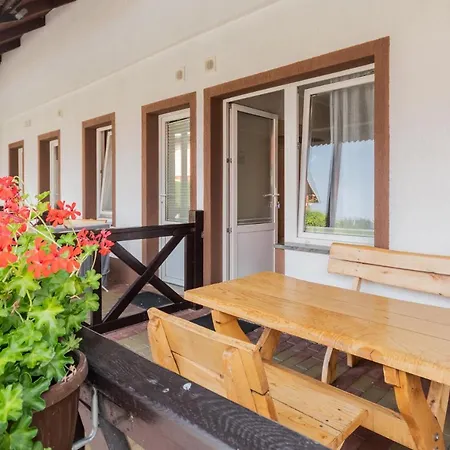 ホームステイ Goscinne U Eli シュトゥトボ