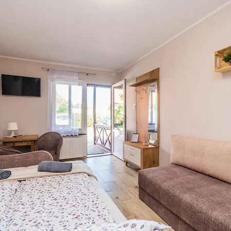 ホームステイ Goscinne U Eli シュトゥトボ